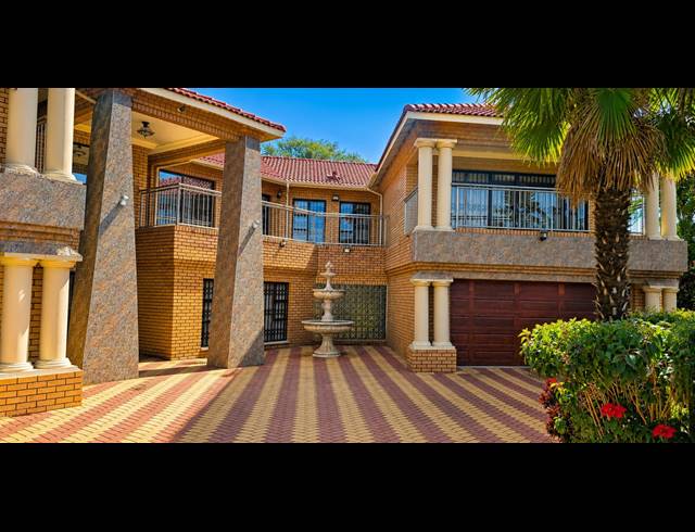 8 BEDROOM HOUSE FOR SALE IN BENDOR